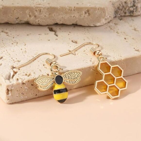 bohemian bee earrings A454 - Picture 1 of 4